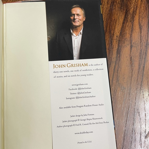 John Grisham Hardback “The Rooster Bar” - Picture 4 of 5